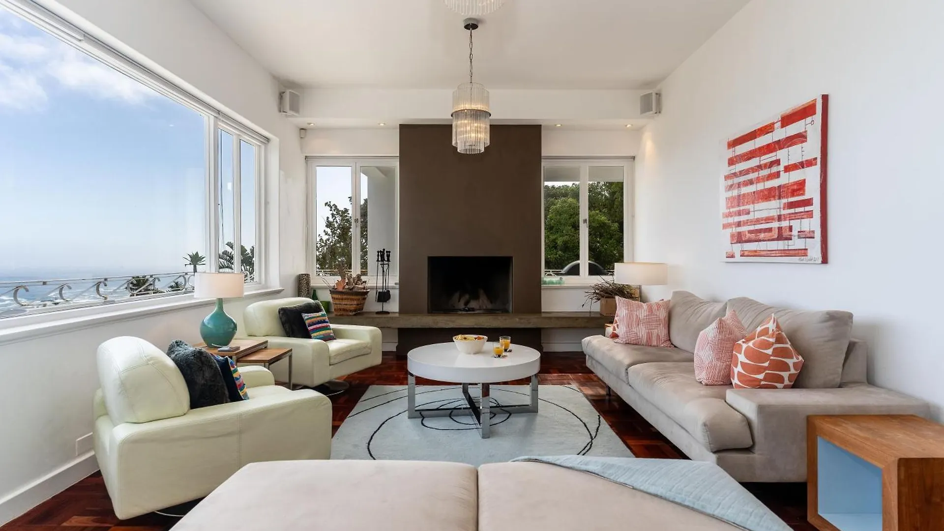 Delightful Large Villa In Camps Bay With Pool - Picasso Cape Town