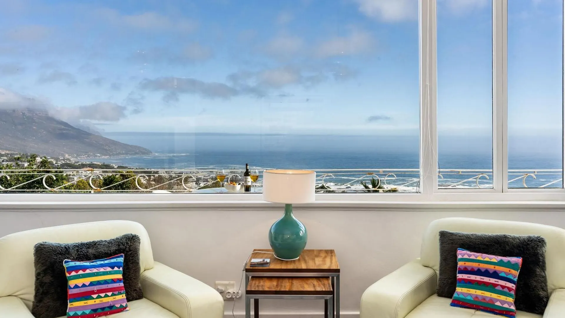 Delightful Large Villa In Camps Bay With Pool - Picasso Cape Town Güney Afrika