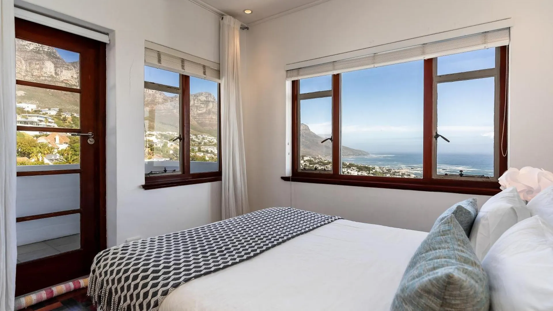 Delightful Large Villa In Camps Bay With Pool - Picasso Cape Town 0*,