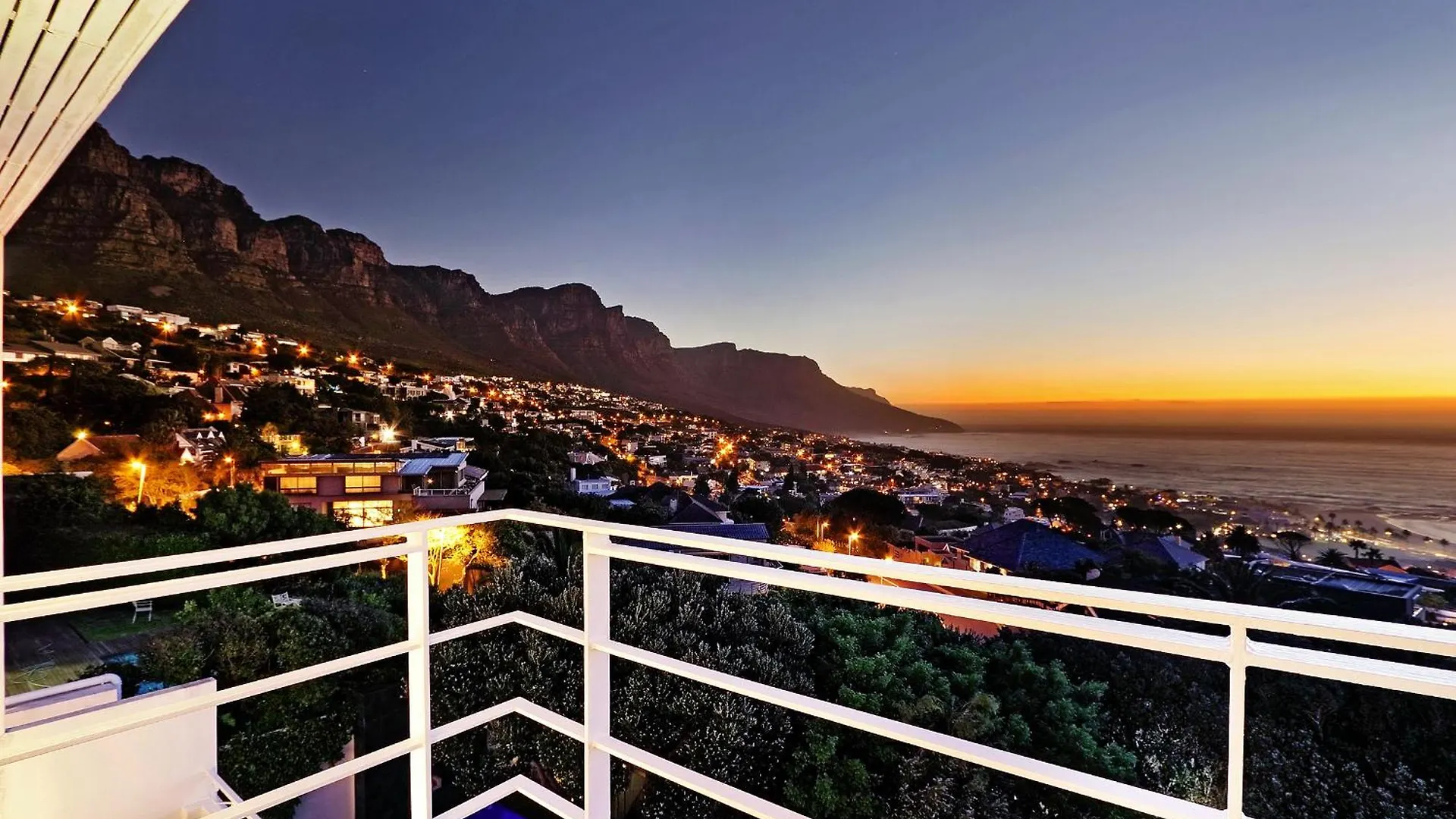 Delightful Large Villa In Camps Bay With Pool - Picasso Cape Town 0*,  Güney Afrika