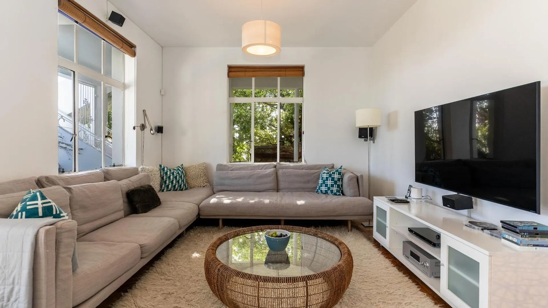 Delightful Large Villa In Camps Bay With Pool - Picasso Cape Town