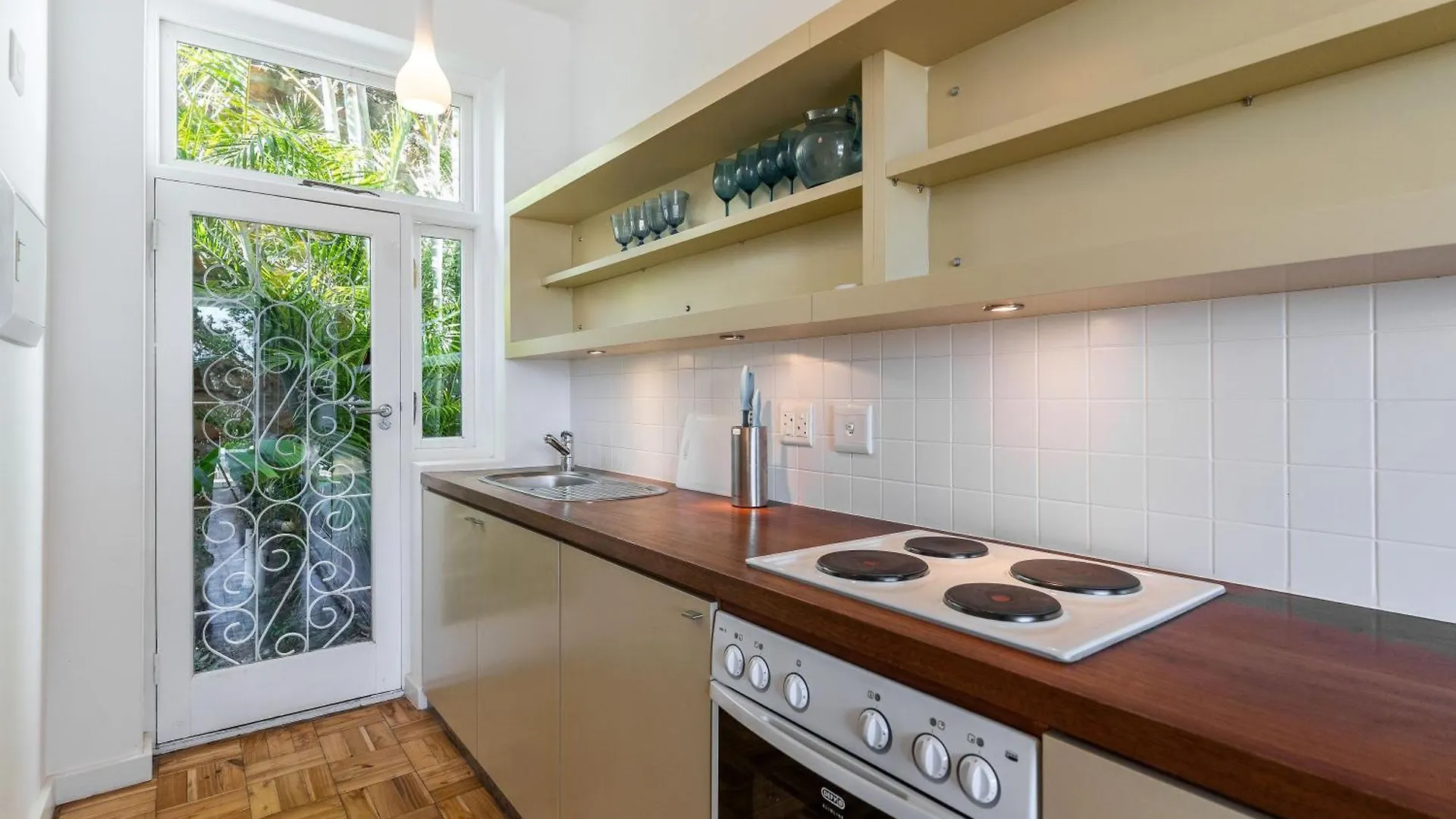 Delightful Large Villa In Camps Bay With Pool - Picasso Cape Town 0*,
