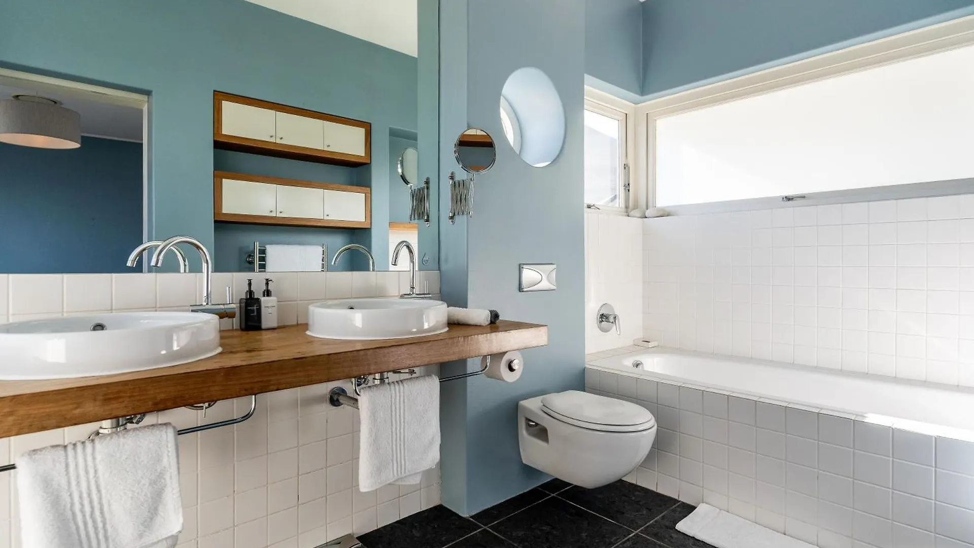 Delightful Large Villa In Camps Bay With Pool - Picasso Cape Town Güney Afrika