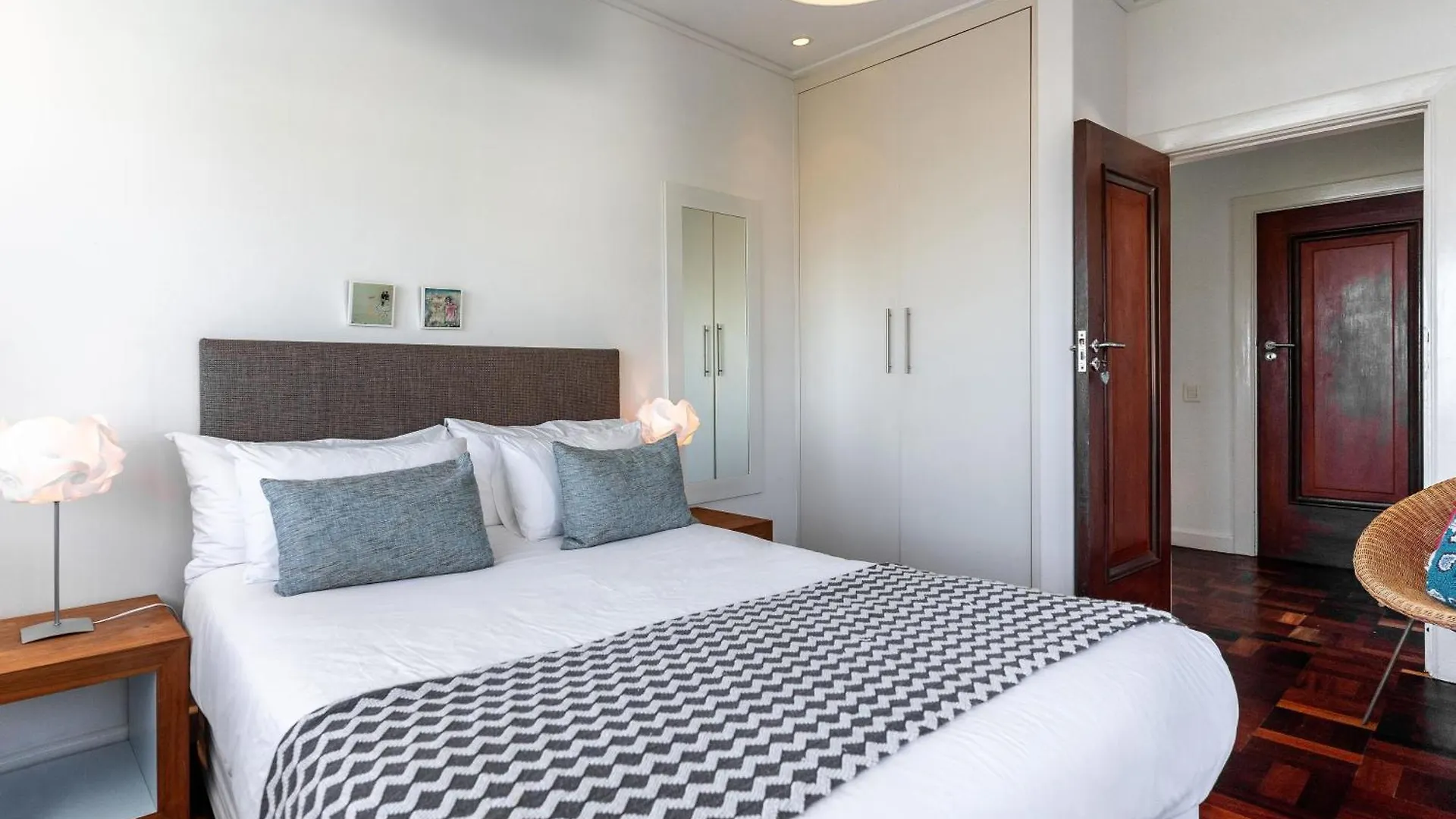 Delightful Large Villa In Camps Bay With Pool - Picasso Cape Town