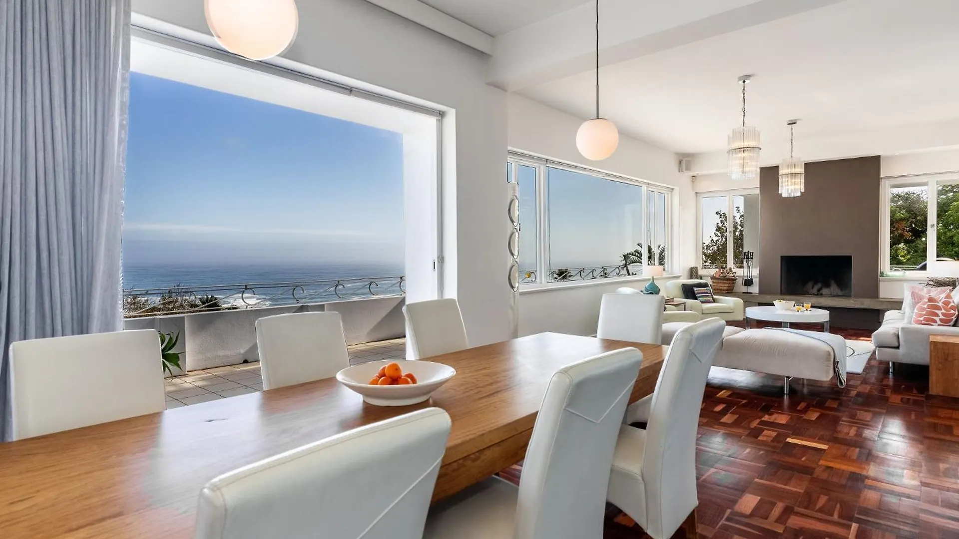 Delightful Large Villa In Camps Bay With Pool - Picasso Cape Town