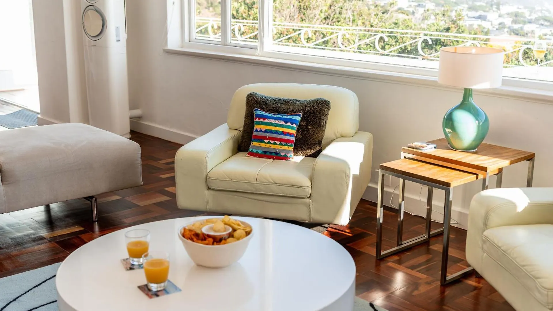 Delightful Large Villa In Camps Bay With Pool - Picasso Cape Town