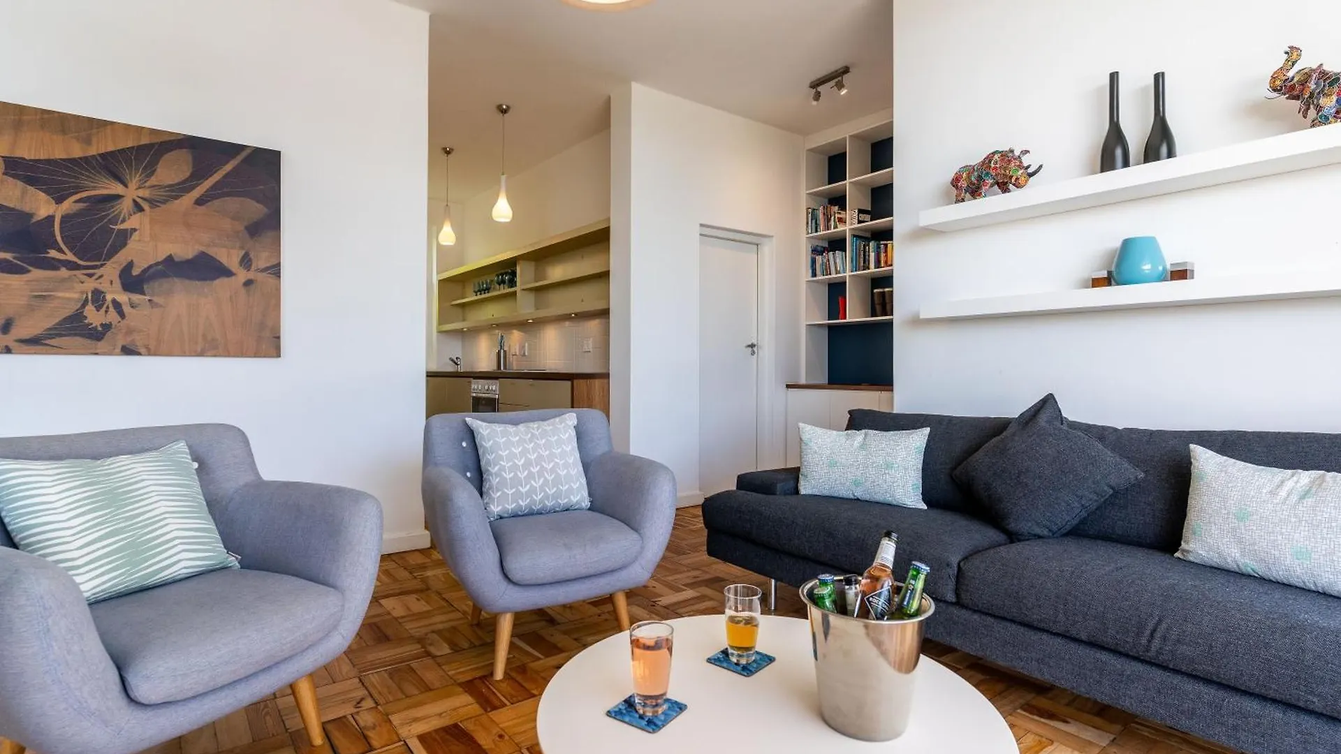 Delightful Large Villa In Camps Bay With Pool - Picasso Cape Town