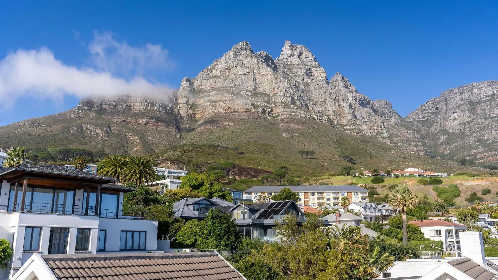 Delightful Large Villa In Camps Bay With Pool - Picasso Cape Town