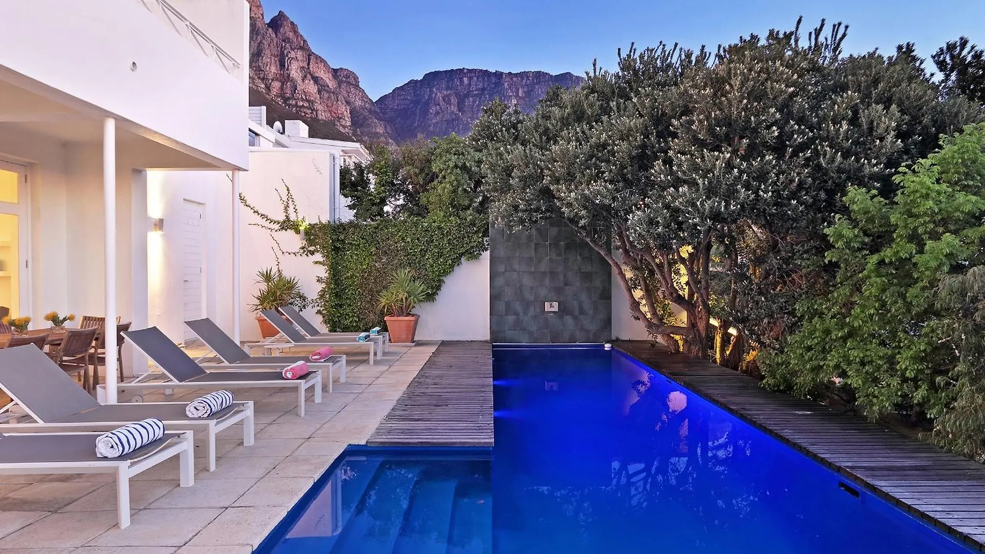 Delightful Large Villa In Camps Bay With Pool - Picasso Cape Town Güney Afrika